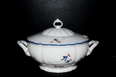 Bowl with lid 3l. porcelain goose